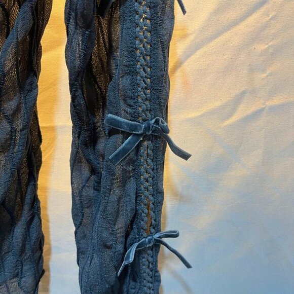 Forever 21 Women’s Chevron Jacquard Cutout Crop Top Gray Large - Picture 5 of 13